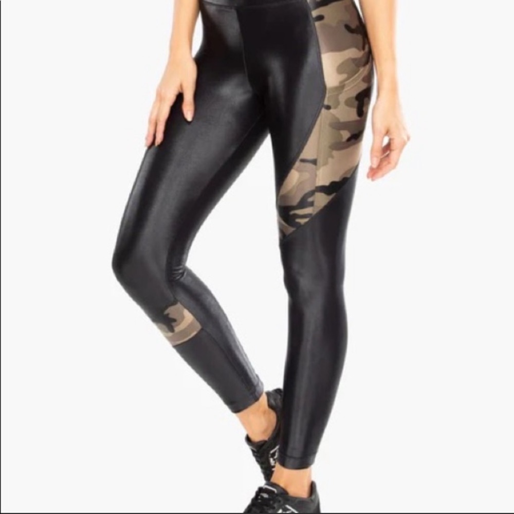 Koral High Rise Pista Infinity Legging in Black and Camo